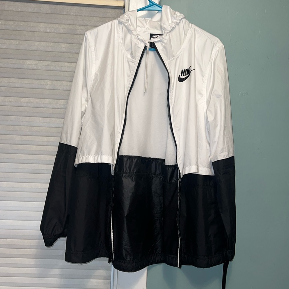 Women’s Nike windbreaker